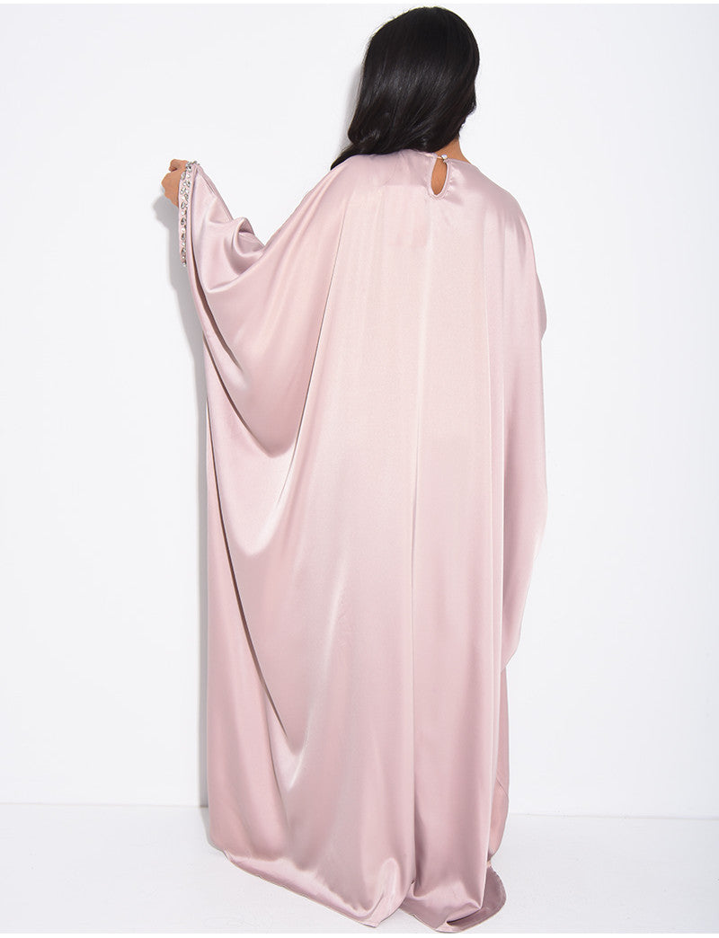 Abaya papillon en satin ornée de cristaux au col et sur les manches