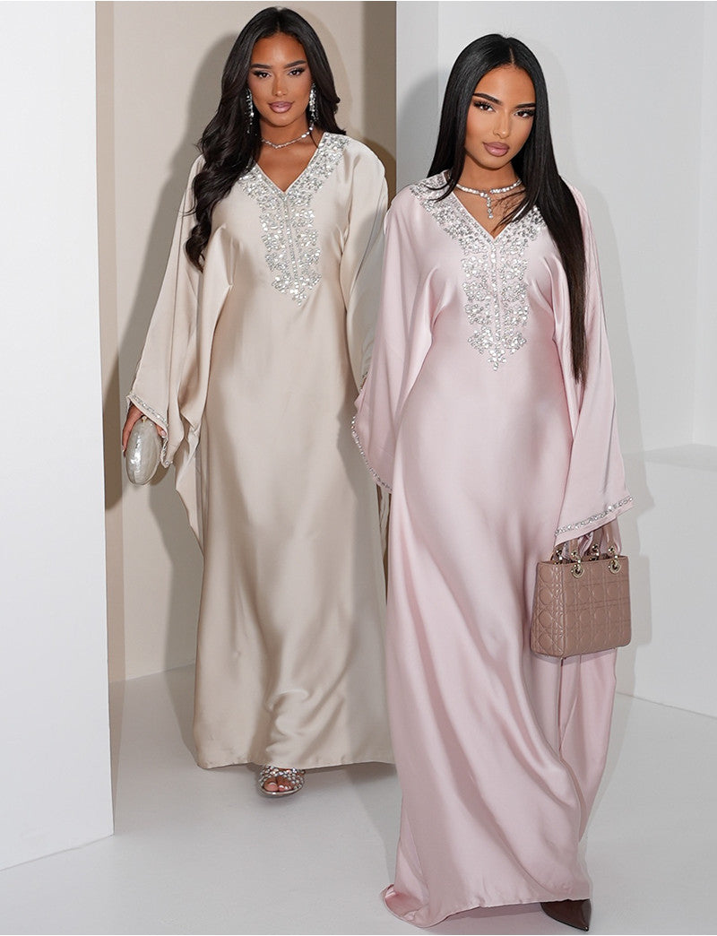 Abaya papillon à cristaux sur le col et les bordures