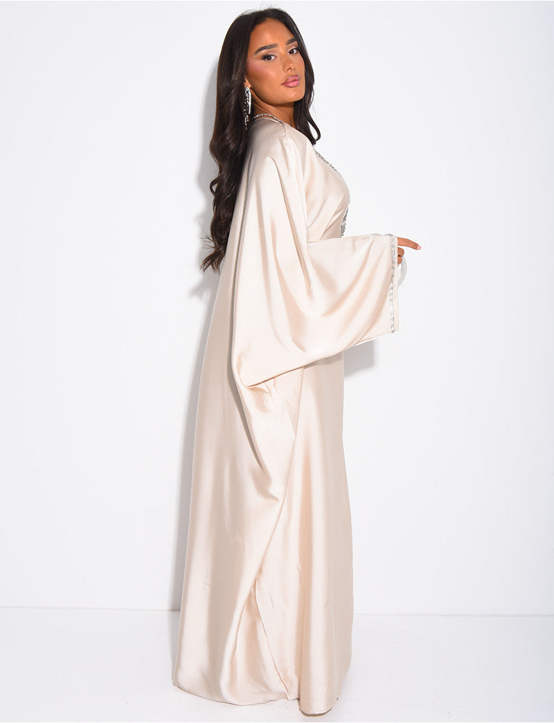 Abaya papillon à cristaux sur le col et les bordures