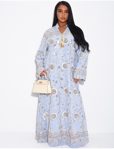 Abaya ample à broderies dorées et pompon