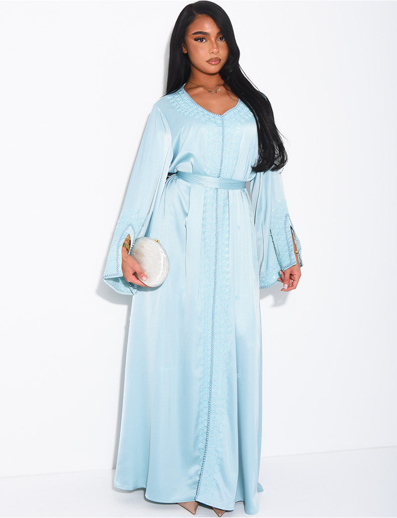 Abaya premium à bordures perlées et ceinture assortie