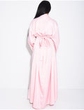 Abaya premium en satin à cristaux brodés à la main & ceinture à la taille