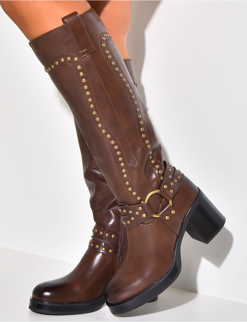 Bottes à talons style western cloutées