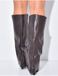 Bottes en similicuir à talons aiguille et rabat