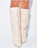 Bottes en similicuir à talons aiguille et rabat