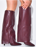 Bottes en similicuir à talons aiguille et rabat