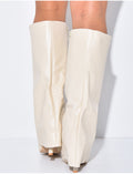 Bottes en similicuir à talons aiguille et rabat