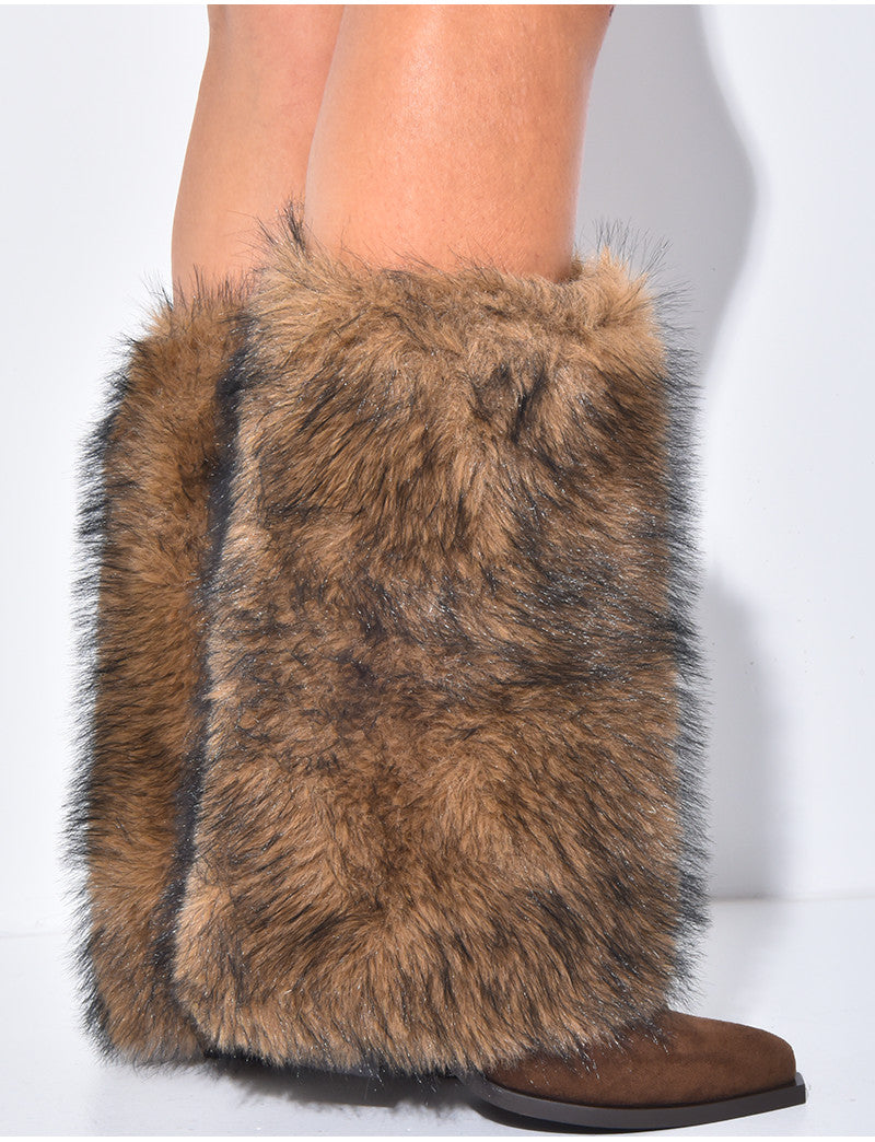 Bottes en suédine style santiag à talons carré et rabat en fausse fourrure