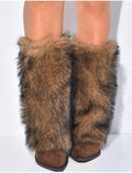 Bottes en suédine style santiag à talons carré et rabat en fausse fourrure