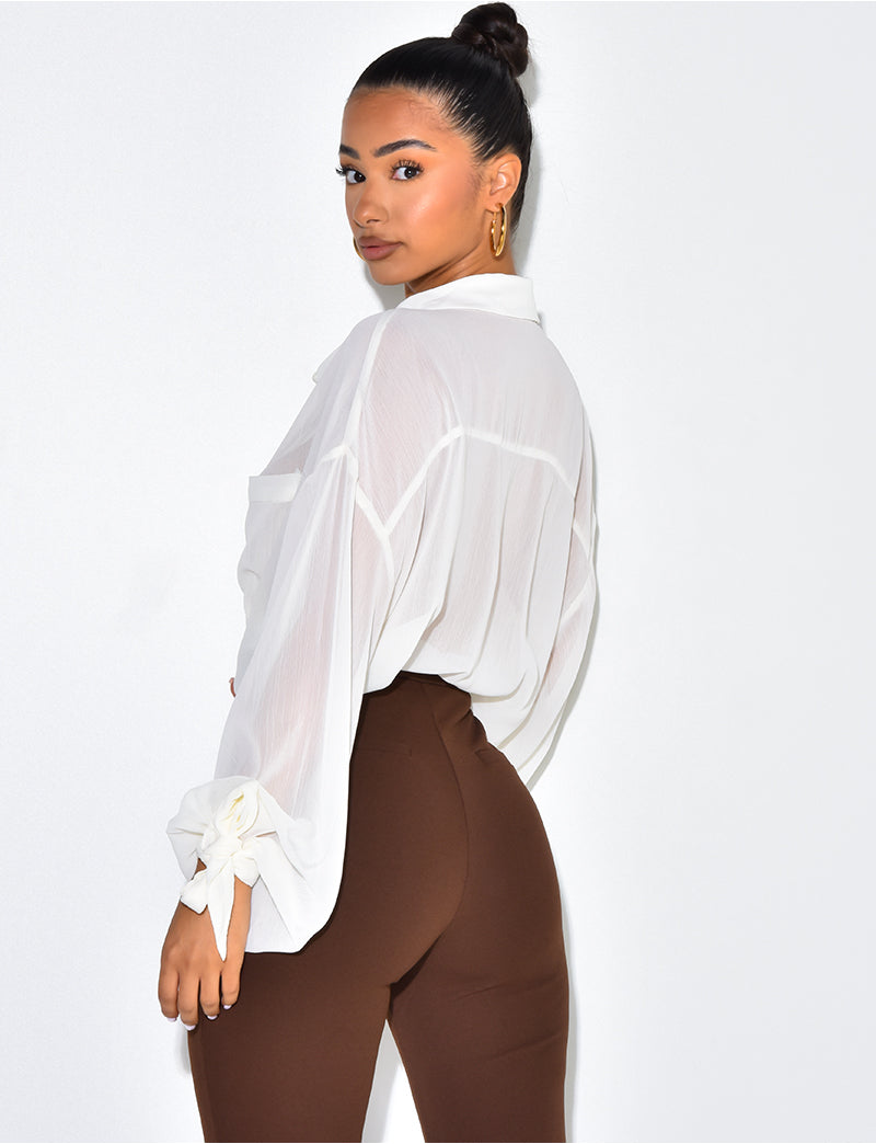 Chemise en voile transparent à nouer aux manches