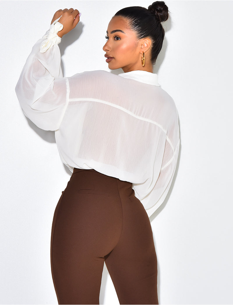 Chemise en voile transparent à nouer aux manches
