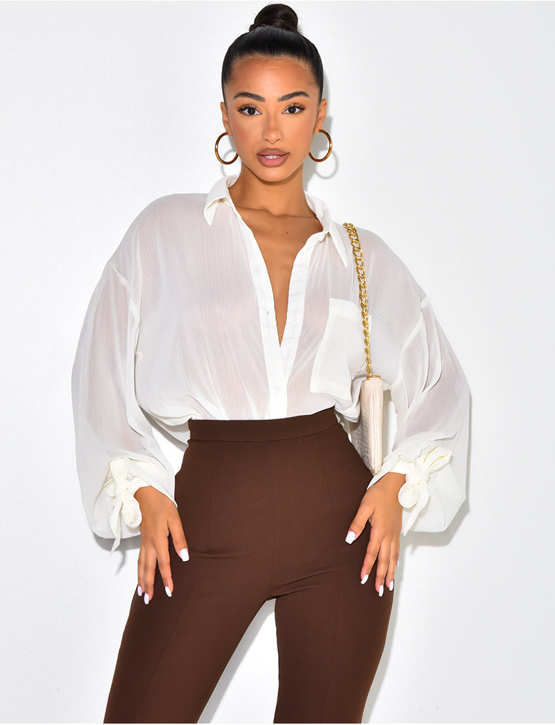 Chemise en voile transparent à nouer aux manches
