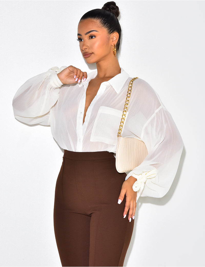 Chemise en voile transparent à nouer aux manches