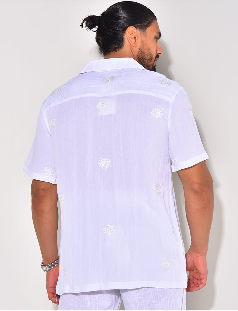Chemise légère motifs brodés
