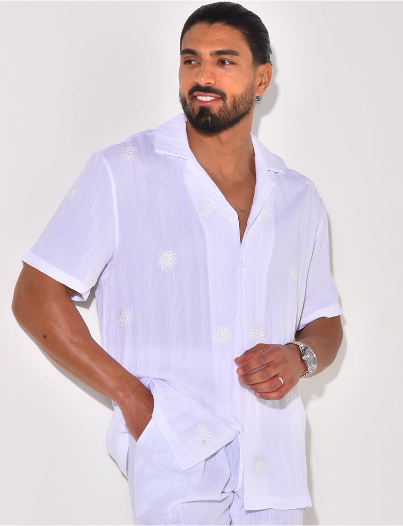 Chemise légère motifs brodés