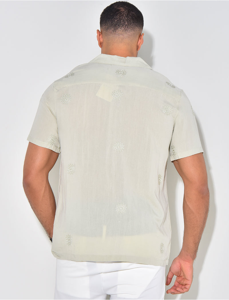 Chemise légère motifs brodés