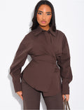 Chemise cintrée à attaches sur le côté
