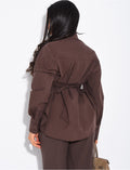 Chemise cintrée à attaches sur le côté