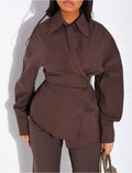 Chemise cintrée à attaches sur le côté