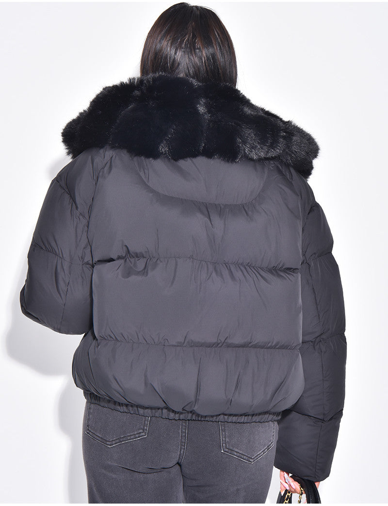 Doudoune courte style bombers matelassé à fourrure