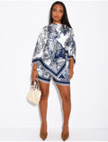 Ensemble top et short en satin à motif style foulard