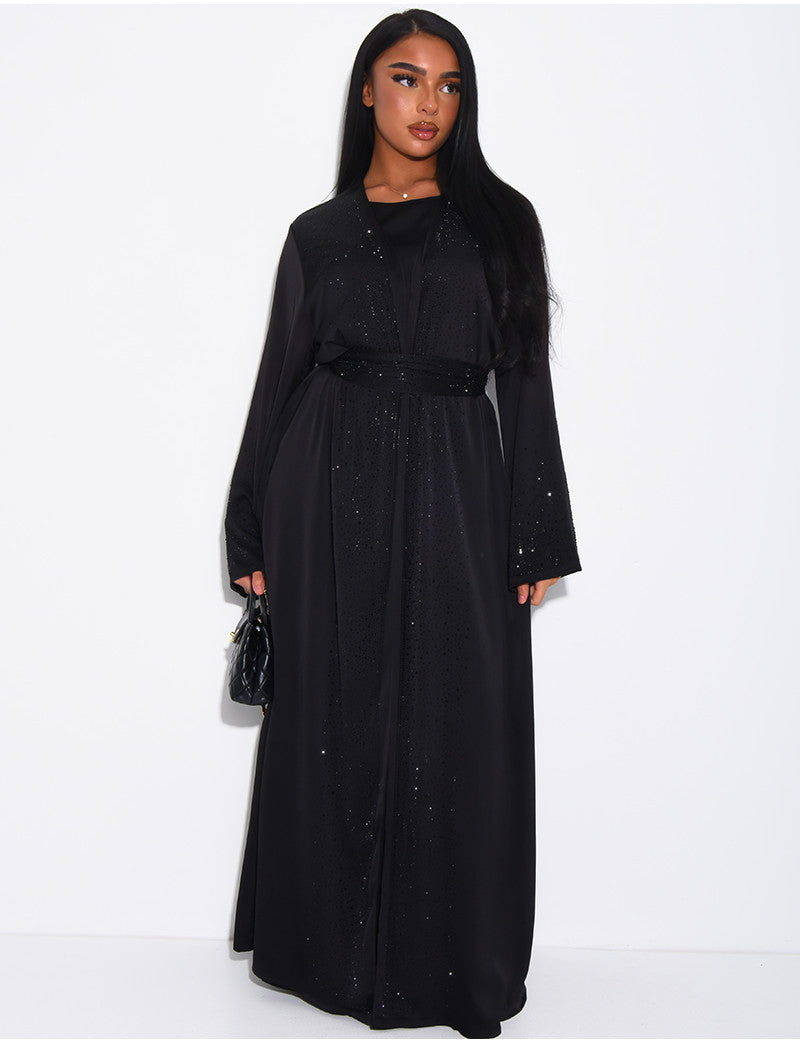 Ensemble en satin à nouer robe sans manche et kimono à strass