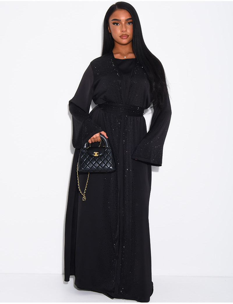 Ensemble en satin à nouer robe sans manche et kimono à strass