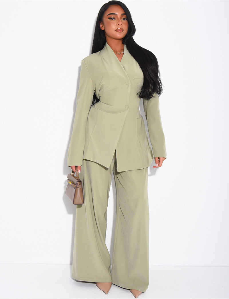 Ensemble blazer col montant ajusté dans le dos et pantalon coupe droite