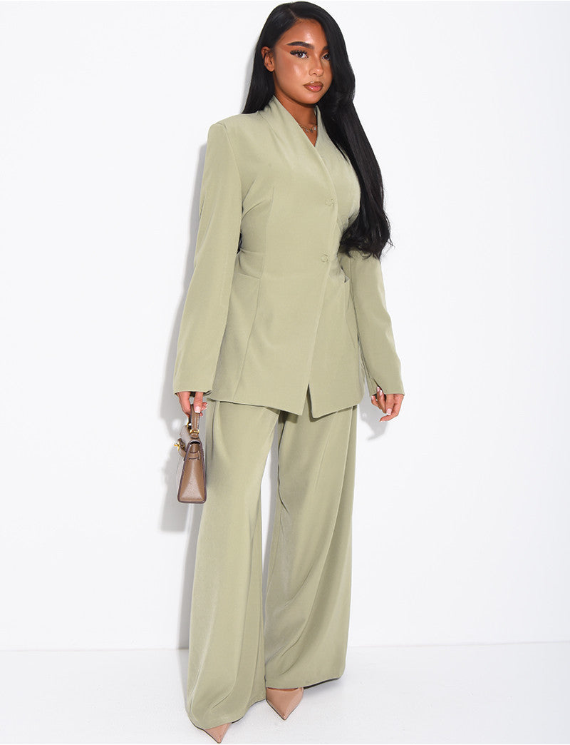 Ensemble blazer col montant ajusté dans le dos et pantalon coupe droite