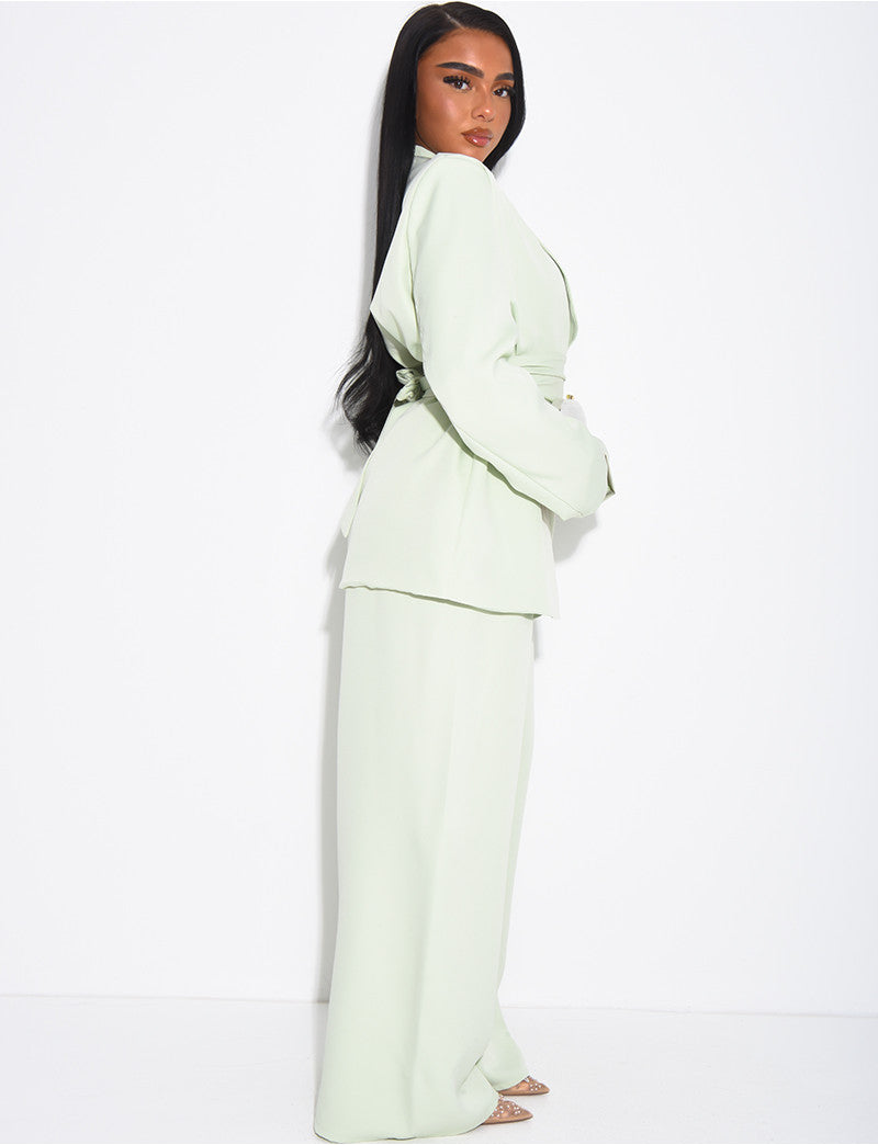 Ensemble de tailleur blazer cintré et pantalon droit