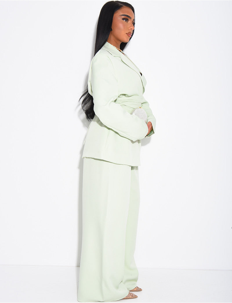 Ensemble de tailleur blazer cintré et pantalon droit