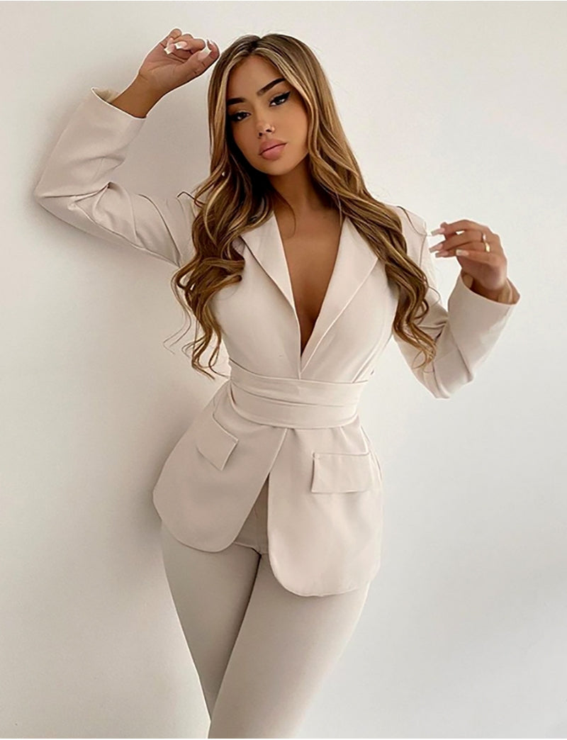 Ensemble de tailleur à ceinture large & pantalon patte d'eph