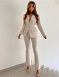 Ensemble de tailleur à ceinture large & pantalon patte d'eph