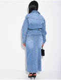 Ensemble en jeans jupe longue et veste à ceinturer