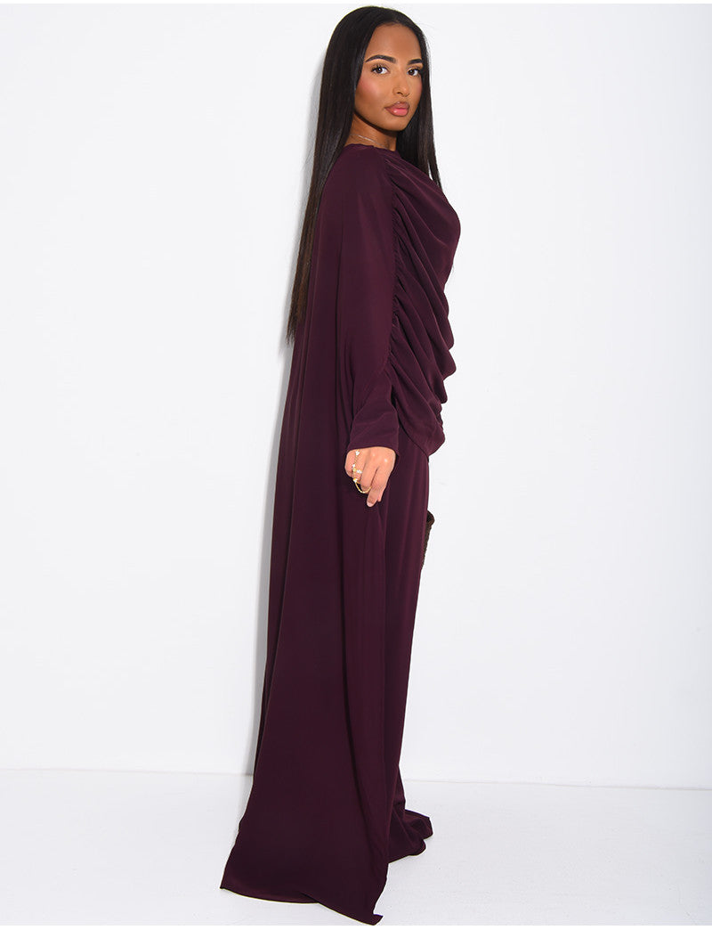 Ensemble en satin pantalon et top froncé avec cape