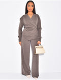 Ensemble gilet avec broche et pantalon large