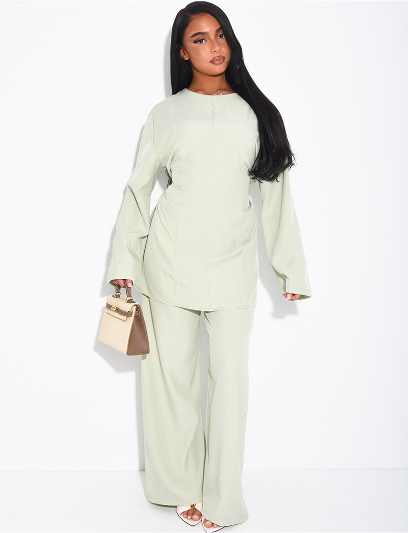 Ensemble pantalon et blouse longue à nouer dans le dos