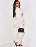 Ensemble pantalon droit et chemise ample en lin