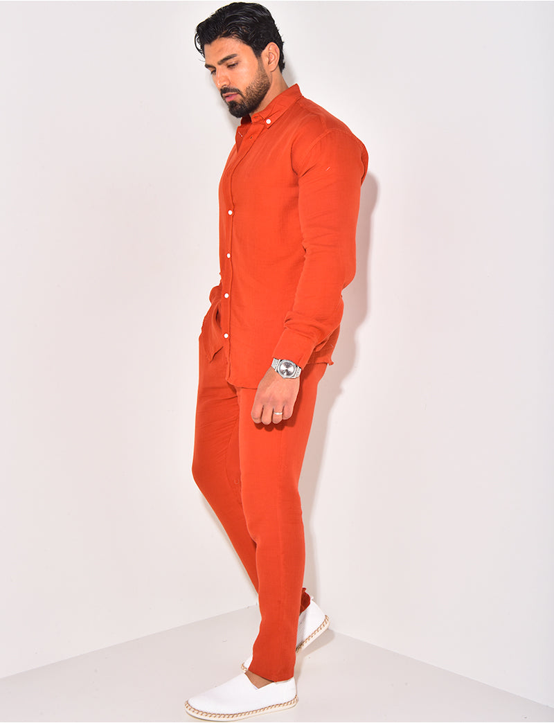 Ensemble pantalon resserré et chemise en coton