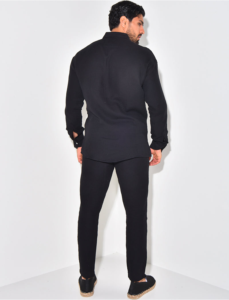 Ensemble pantalon resserré et chemise en coton