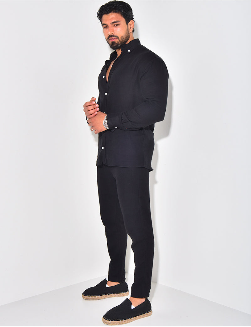 Ensemble pantalon resserré et chemise en coton