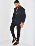 Ensemble pantalon resserré et chemise en coton