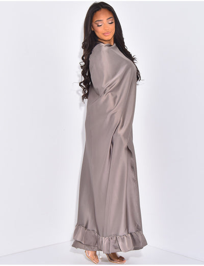 Ensemble robe en satin et cape asymétrique à volants