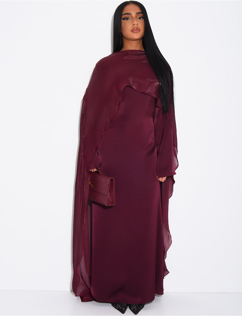 Ensemble robe en satin épais et cape en voile irrisé