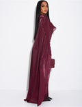 Ensemble robe en satin épais et cape en voile irrisé