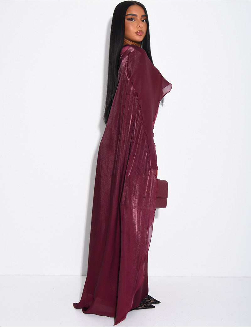 Ensemble robe en satin épais et cape en voile irrisé