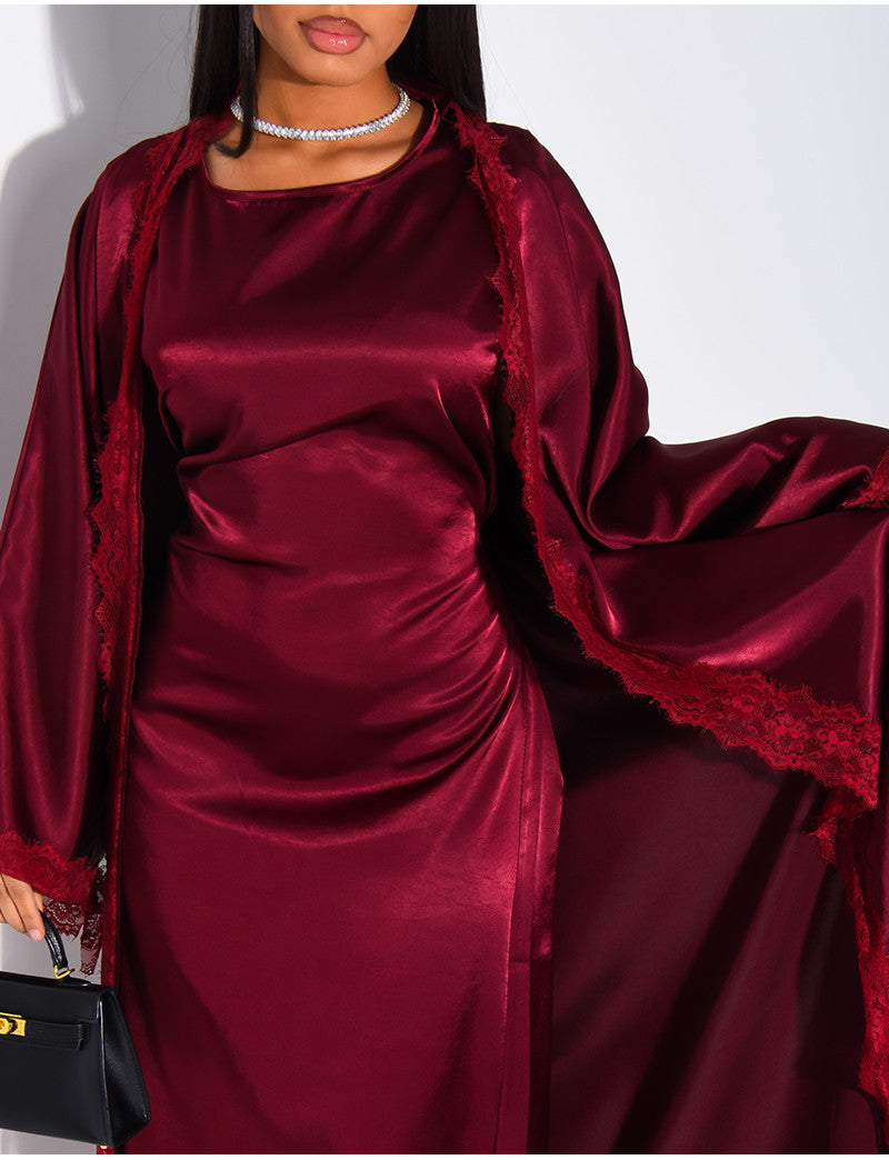 Ensemble en satin kimono à dentelle et robe ajustée