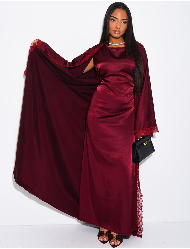 Ensemble en satin kimono à dentelle et robe ajustée