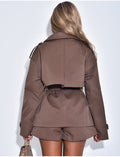 Ensemble short de tailleur et trench avec ceinture