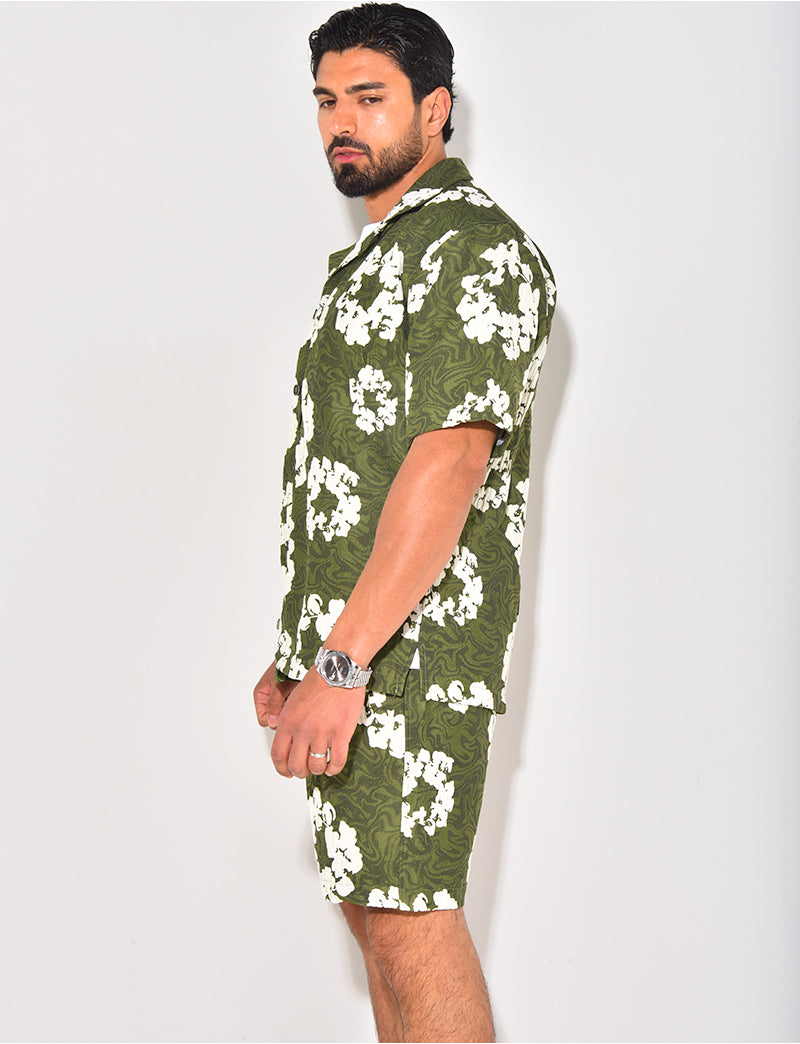 Ensemble short et chemise à fleurs
